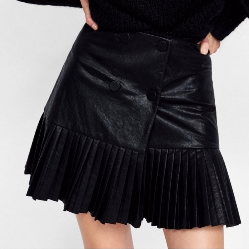 ZARA faux leather pleated mini skirt - size small